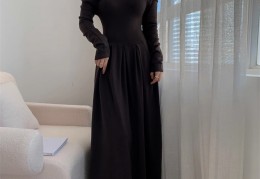 黑色裙子套装拼多多(黑色裙子知乎)
